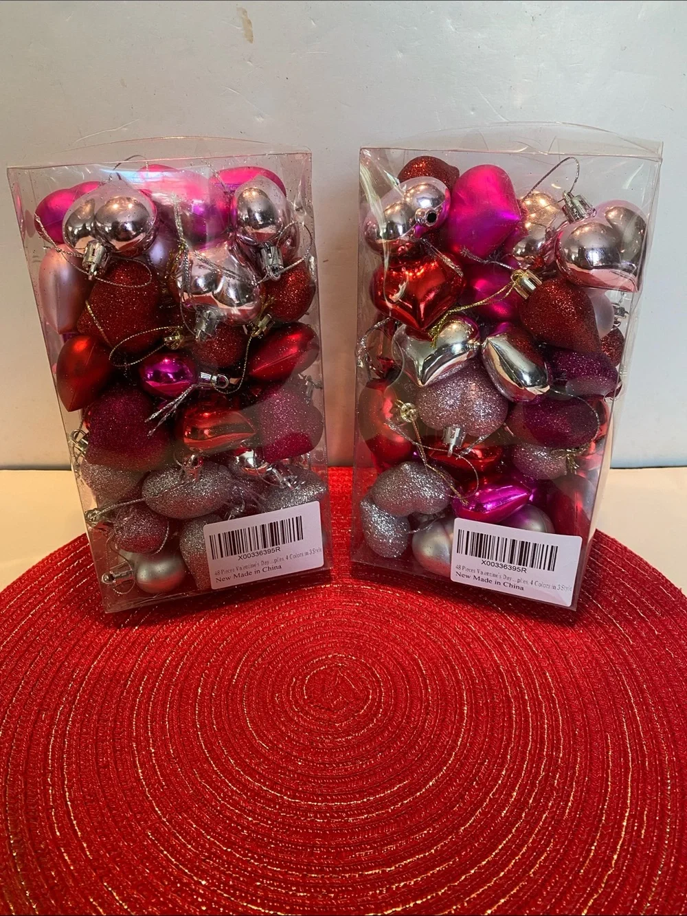 NIP Set of 2 Packages Valentines Day Heart Ornaments